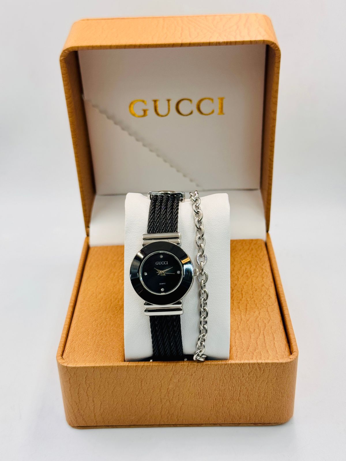 Luxury Gucci Gold Dial Women’s Watch with Steel Cable Strap & Bracelet Set