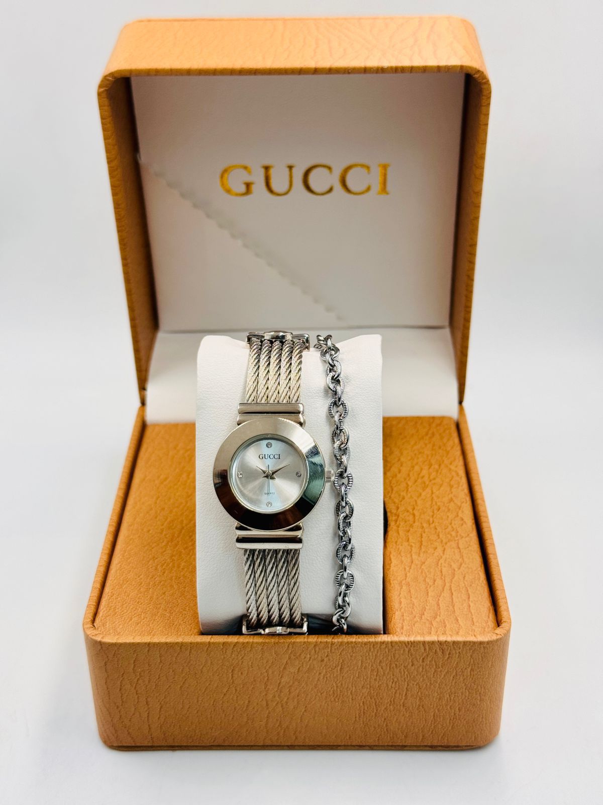 Luxury Gucci Gold Dial Women’s Watch with Steel Cable Strap & Bracelet Set