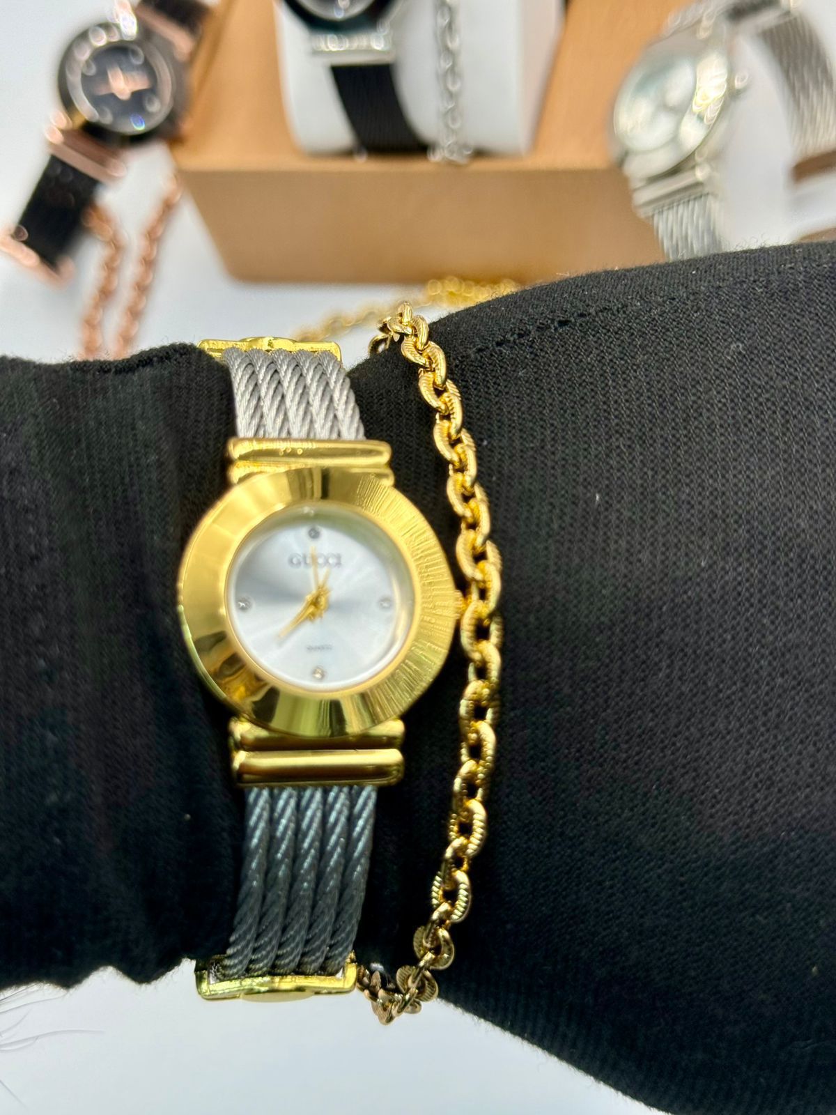 Luxury Gucci Gold Dial Women’s Watch with Steel Cable Strap & Bracelet Set