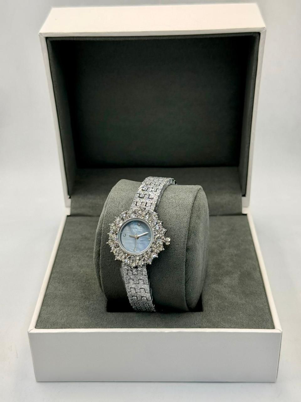 Dior Women's Luxury Crystal Bezel Gold Watch